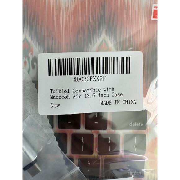 NWWT Tuiklol Compatible MacBook Air 13.6 Case and Keyboard - Picture 2 of 4